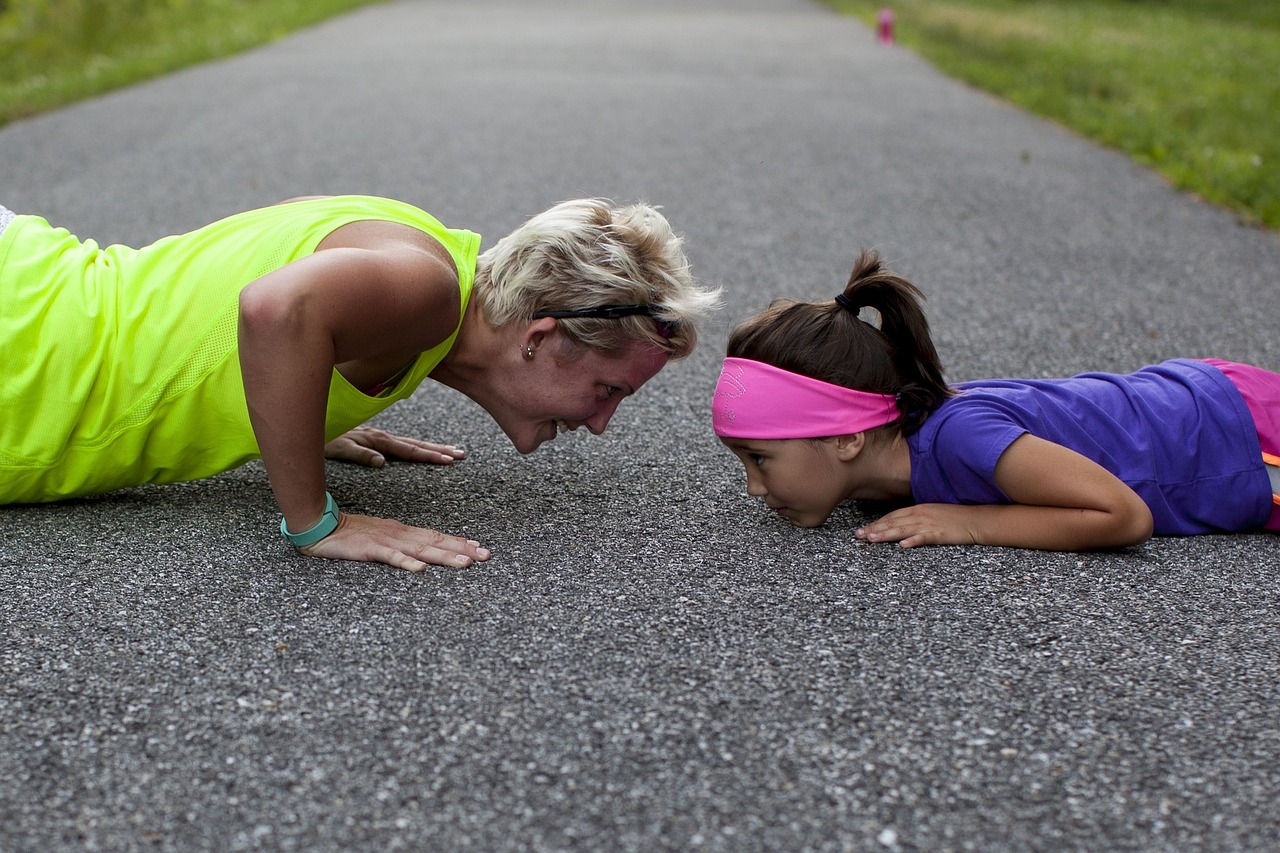 girls doing workout
